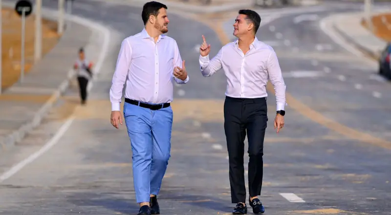 Prefeito David Almeida entrega nova via que melhora mobilidade urbana