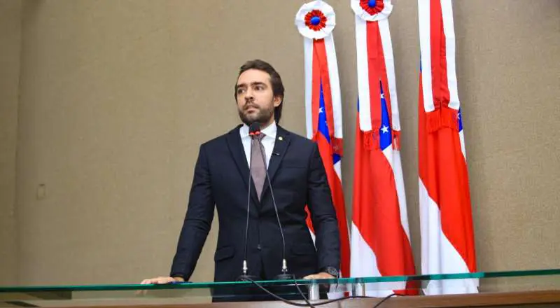 Deputado Thiago Abrahim propõe lei para melhorar atendimento a AVC