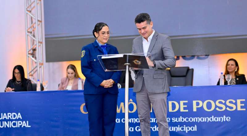 David Almeida empossa primeira mulher como comandante da Guarda Municipal
