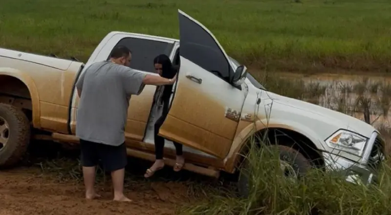 Carro de vice-prefeito de Presidente Figueiredo sai da pista na BR-319