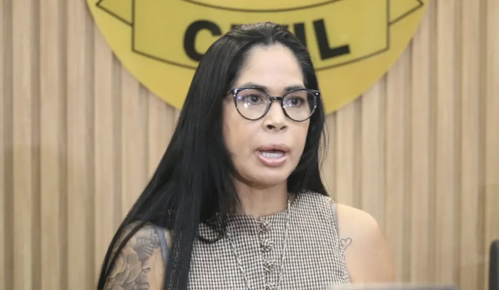 Homem agride esposa com pauladas e tenta matá-la em Manacapuru