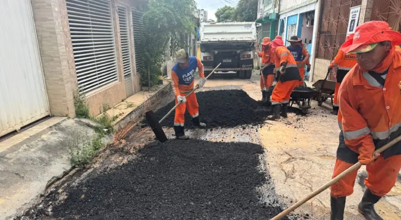 Prefeitura de Manaus leva asfalto novo e melhora ruas do Raiz
