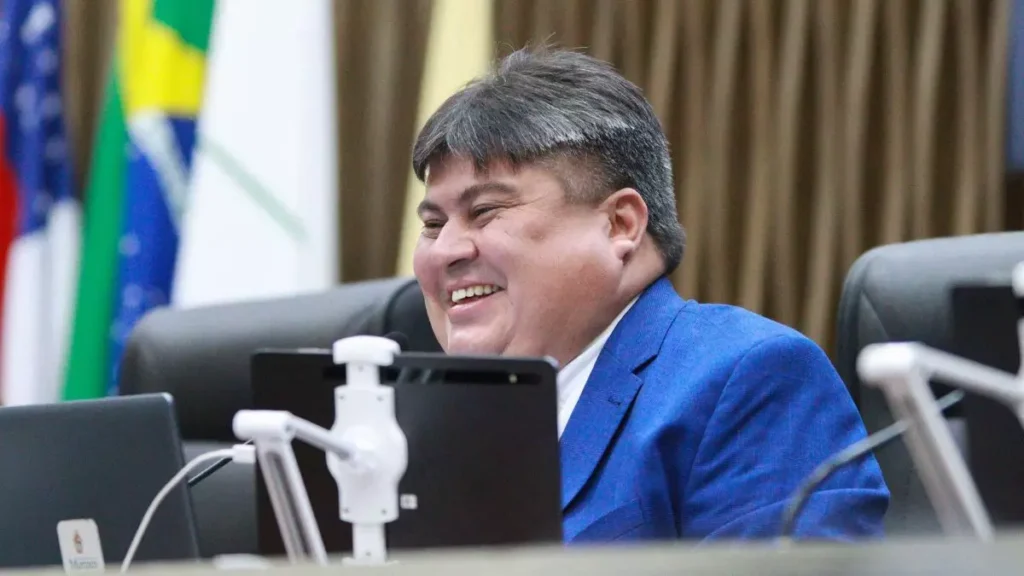 Presidente David Reis esclarece aprovados em concurso da Câmara