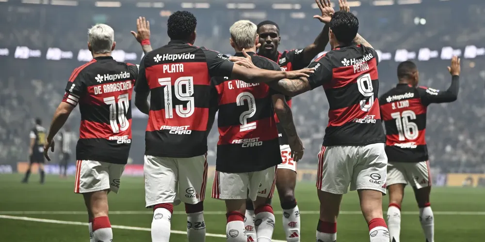 Flamengo goleia Atlético-MG e avança no Brasileirão 2023