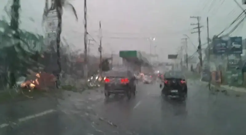 Temporal atinge Manaus neste domingo e causa transtornos