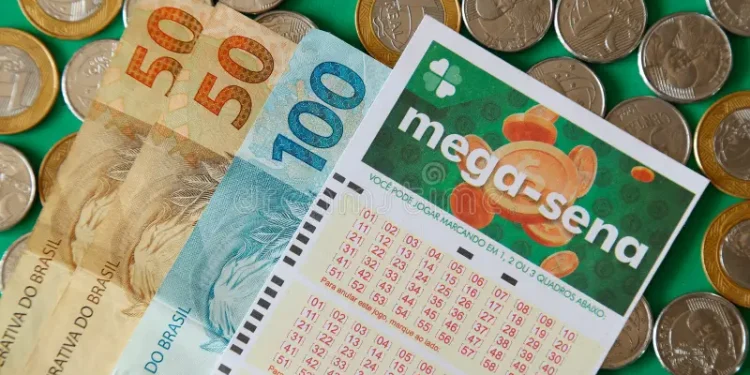 Mega-Sena acumula e prêmio principal pode mudar sua vida