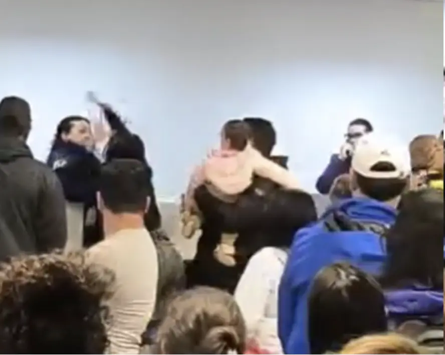Barraco no aeroporto: passageira agrediu funcionárias da Latam