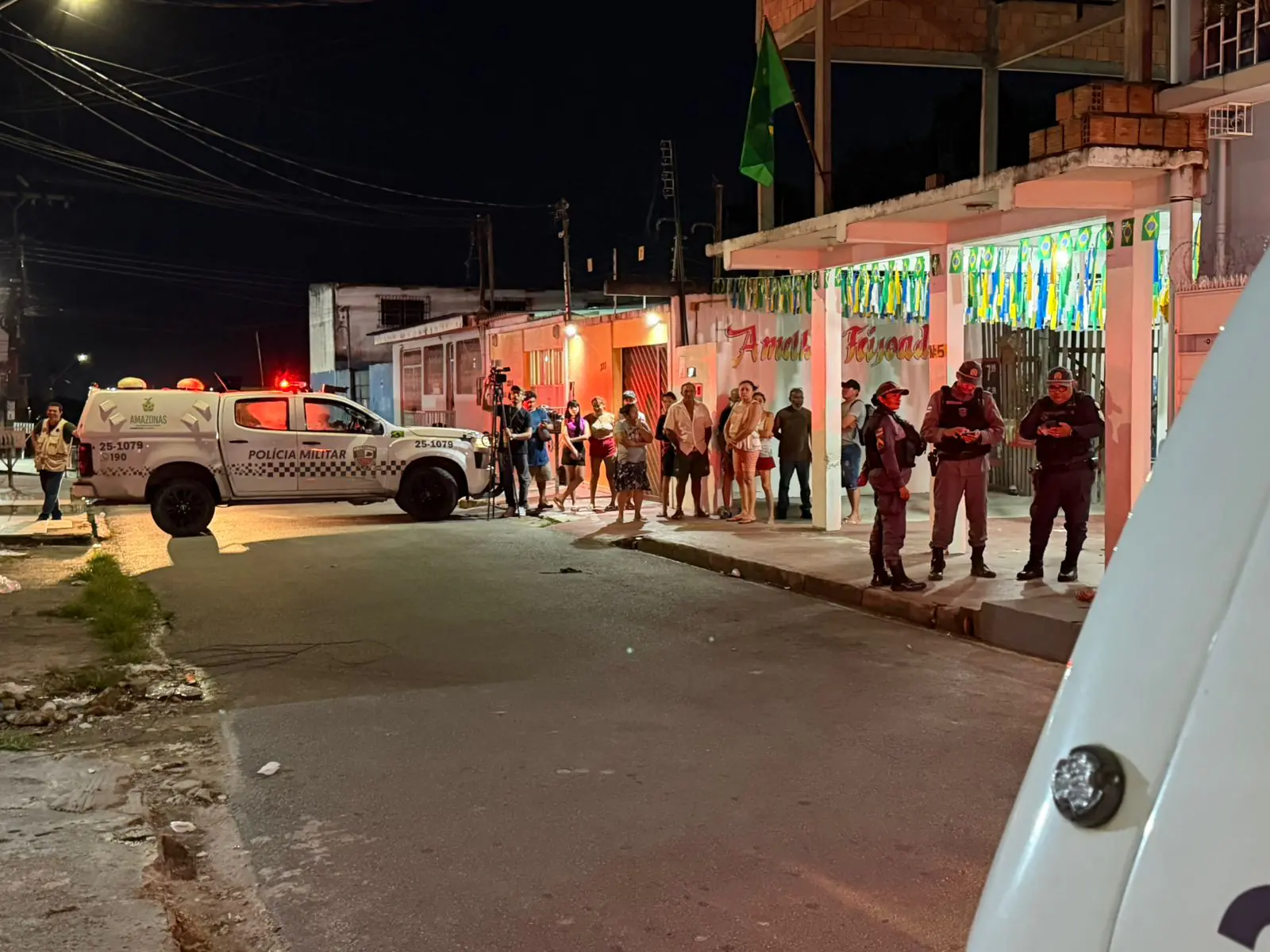 Amizade termina em tragédia: homem esfaqueado em bar em Manaus