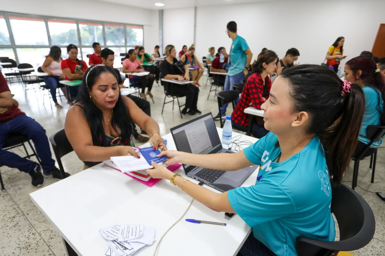 Sine Manaus oferta 648 vagas de emprego nesta quinta-feira!