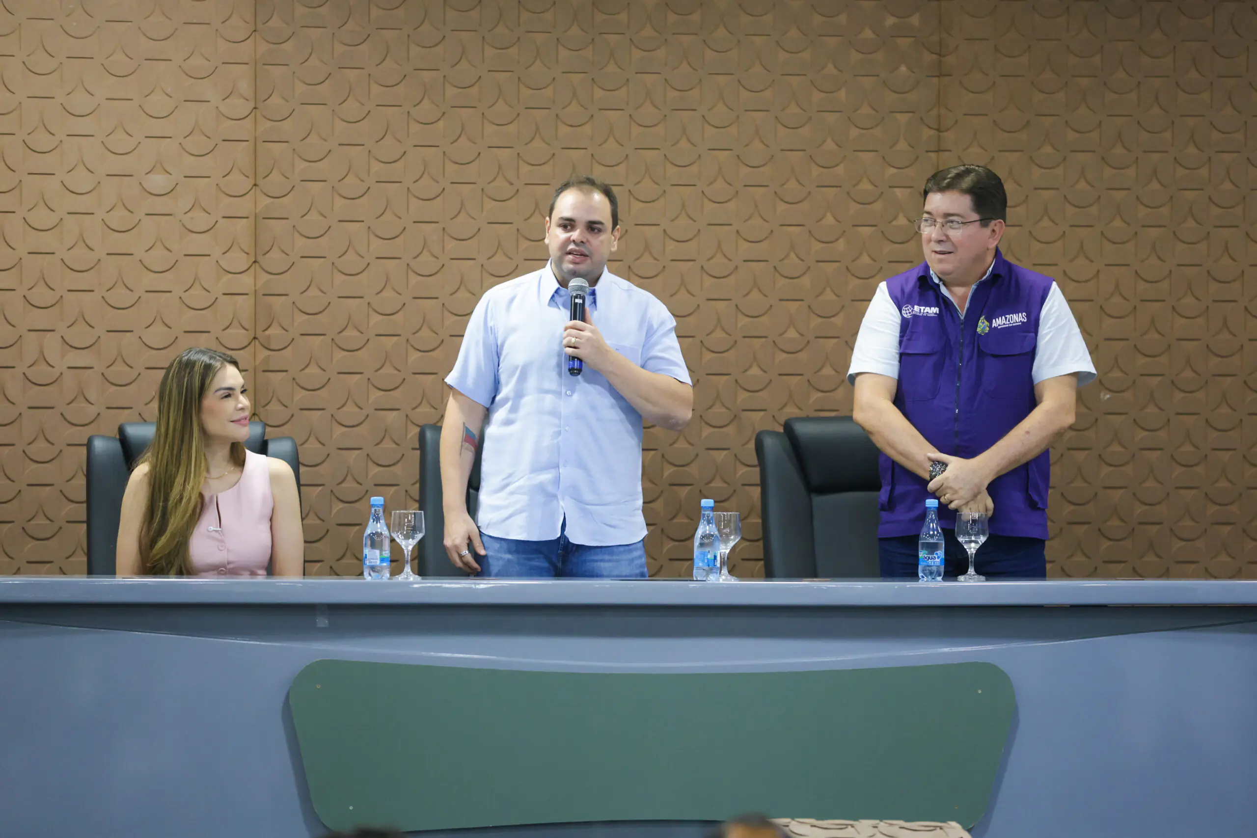 Roberto Cidade anuncia ampliação da capacitação: 25,9 mil vagas EaD