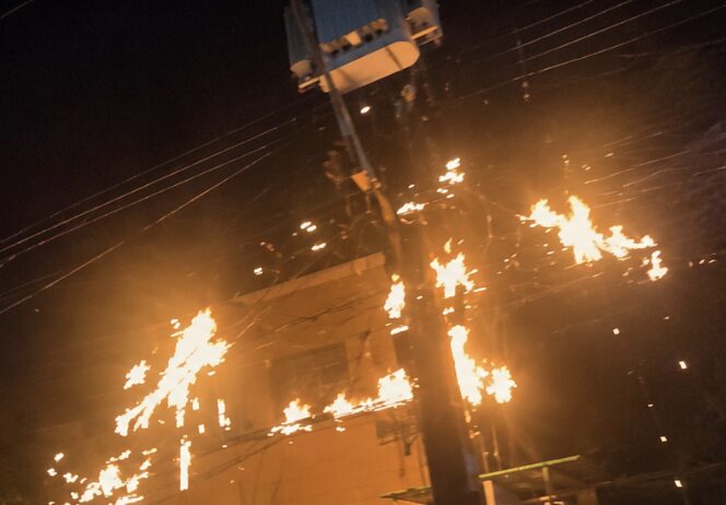 Incêndio em postes provoca correria e gera alerta em Djalma Batista