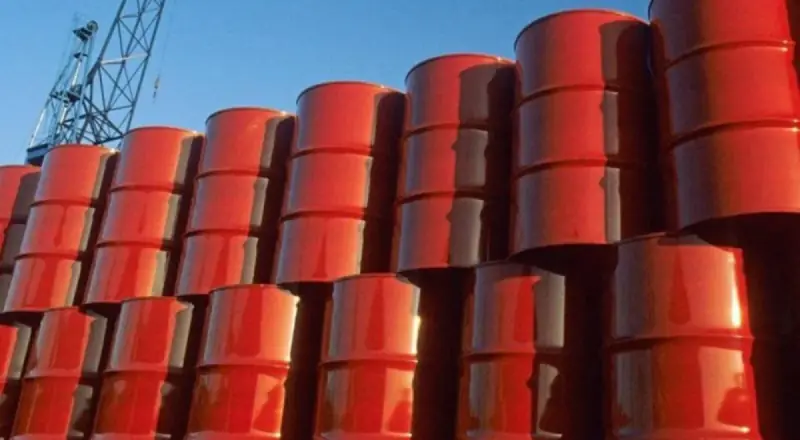 Guerra entre EUA, Irã e Israel faz petróleo disparar e ameaça mercado