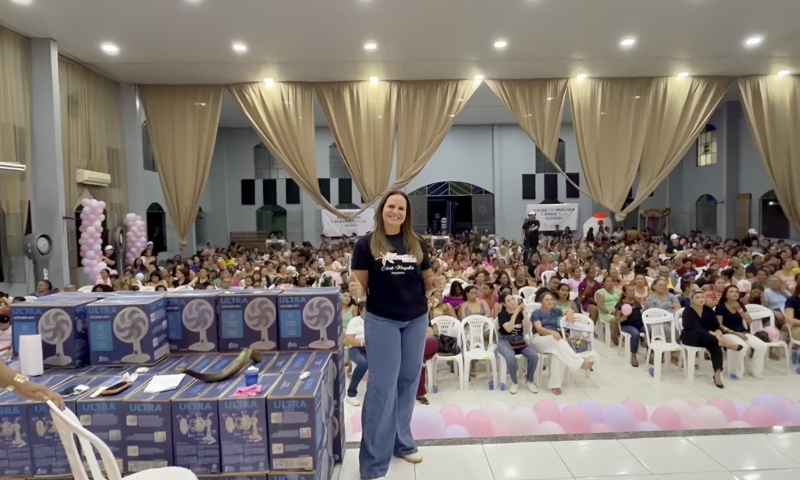 Encontro da Virada Feminina no Amazonas inspira mil mulheres em Manaus