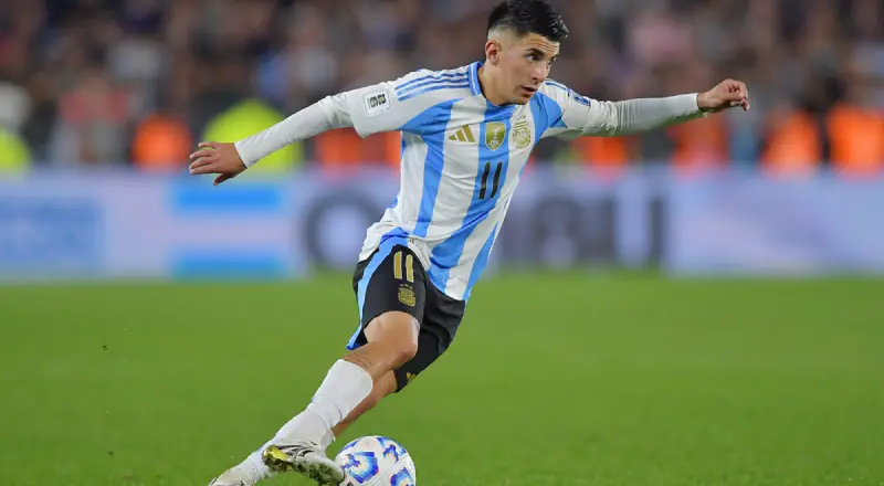 Flamengo avança nas negociações e Thiago Almada é esperado
