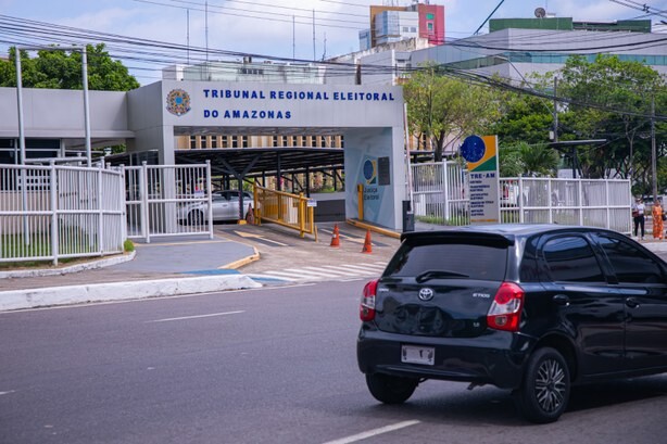 Carros de aplicativo não podem exibir propaganda eleitoral: Entenda as regras
