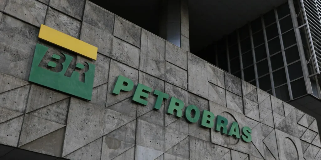 Petrobras tem lucro líquido de R$ 52,4 bi no segundo trimestre.