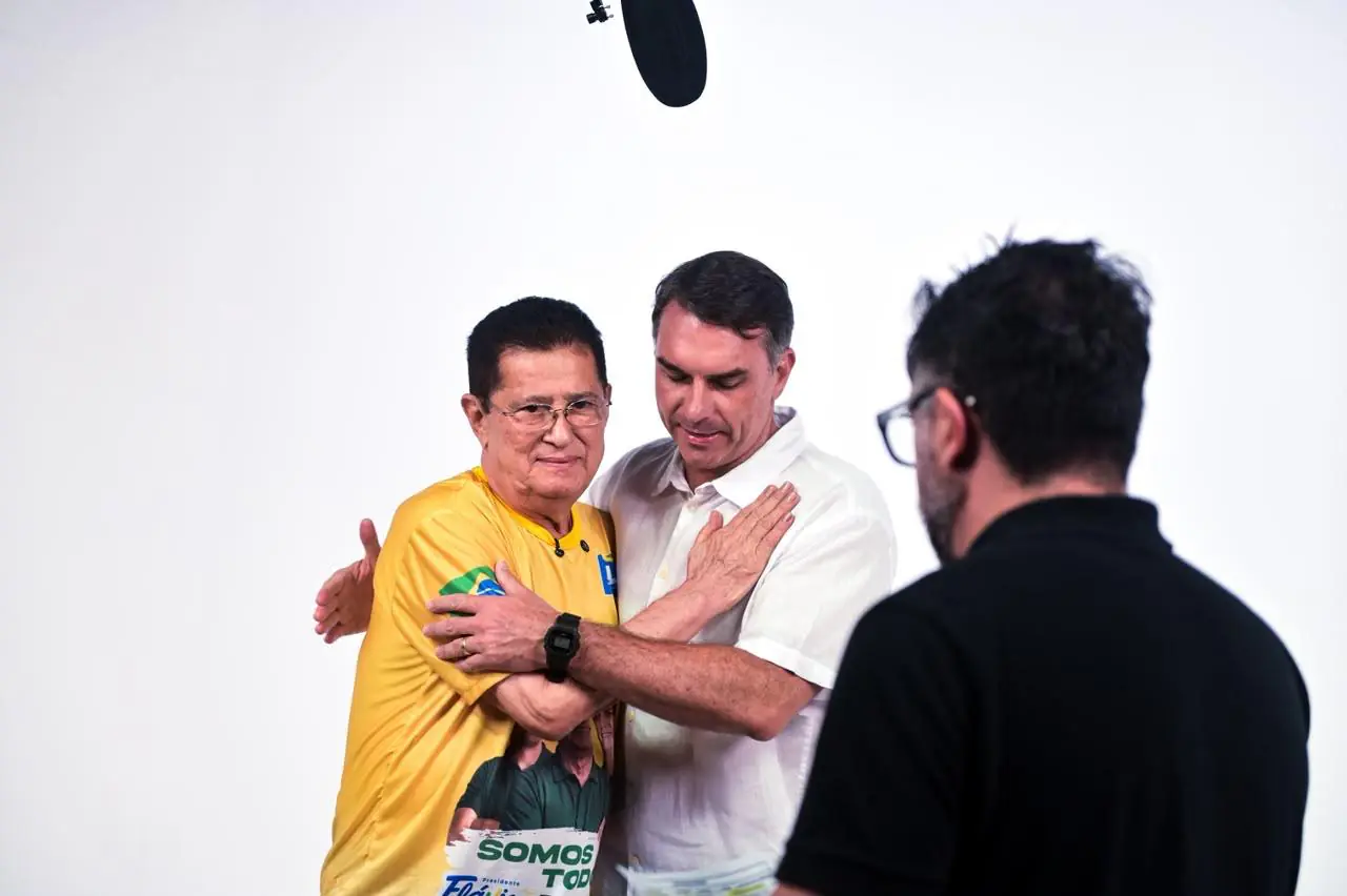Flávio Bolsonaro grava com Alfredo Nascimento e reforça união do PL no Amazonas