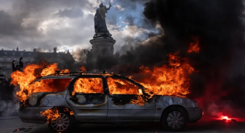 França fecha o cerco após protestos violentos em Paris