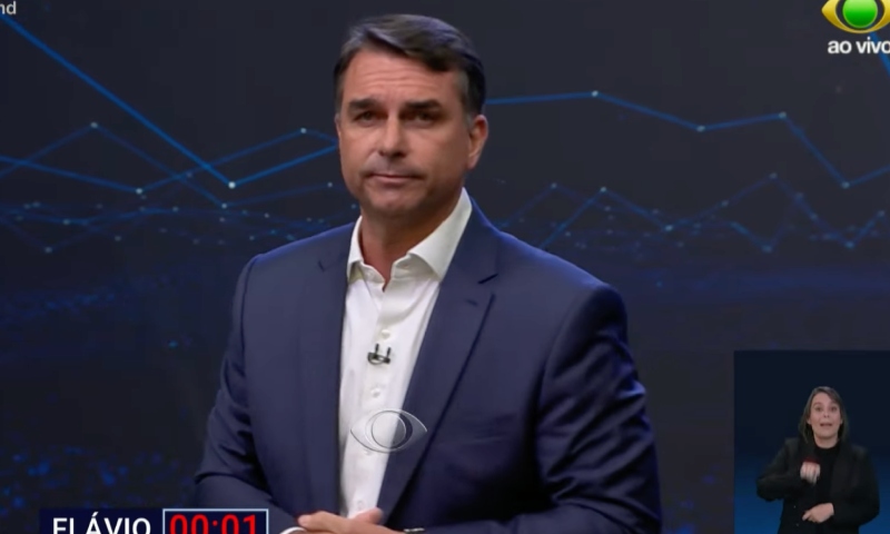 “Não vai ter ninguém passando a mão na cabeça de bandido” – Flávio Bolsonaro e a guerra ao narcoterrorismo