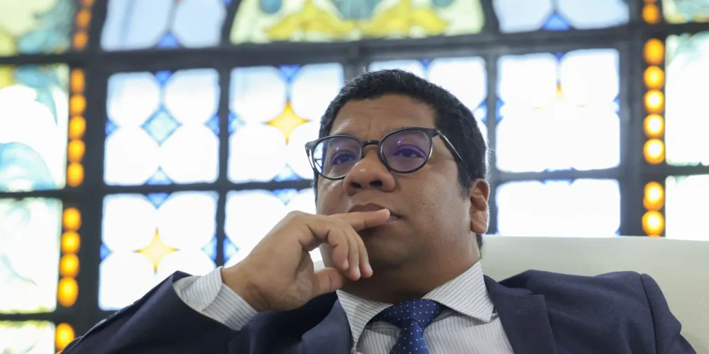 Embaixador teme que EUA invada e ocupe Cuba, alerta urgente